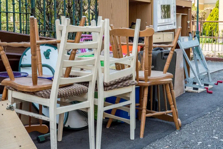 Benefits Of Hiring Experts For Old Furniture Disposal Tulsa, OK Benefits Of Hiring Experts For Old Furniture Disposal Tulsa, OK